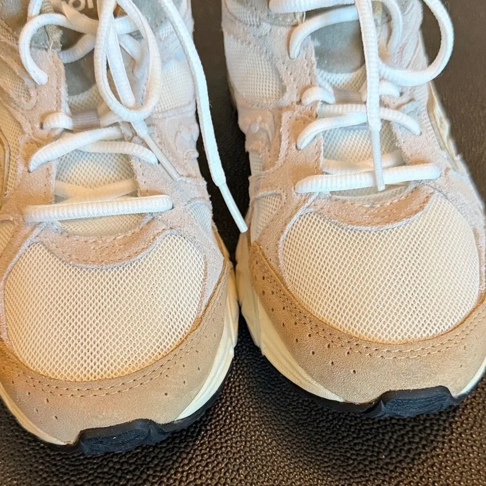 Saucony Women's Sneakers in White, Tan and Gold